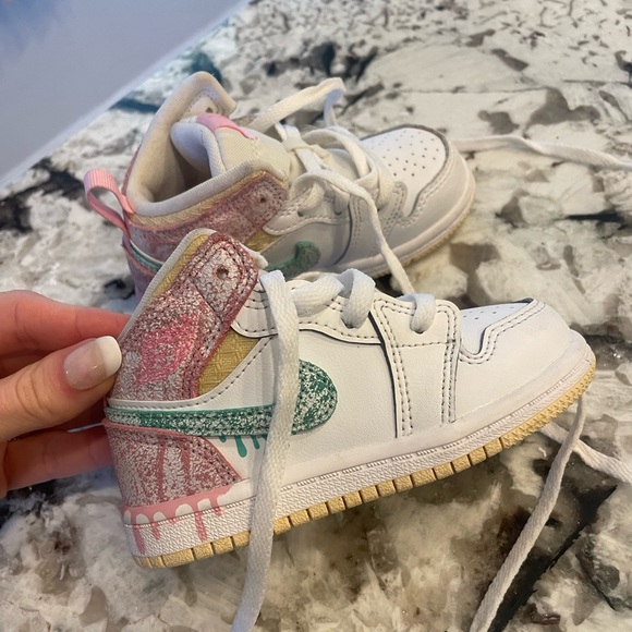 TODDLER JORDANS 1 MID | ICE CREAM - Picture 2 of 2